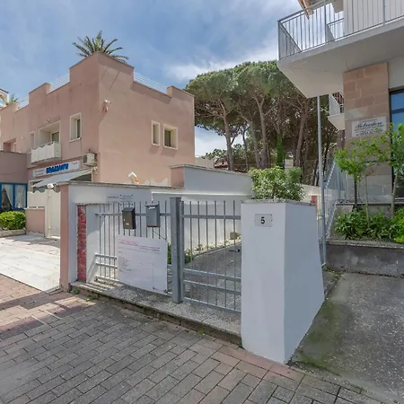 Flat Con Balcone E Parcheggio! Apartment