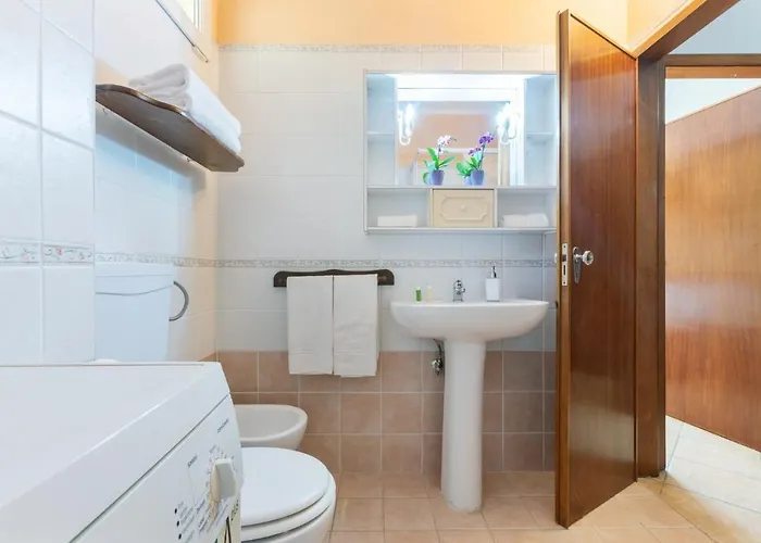 Apartament Flat Con Balcone E Parcheggio! *