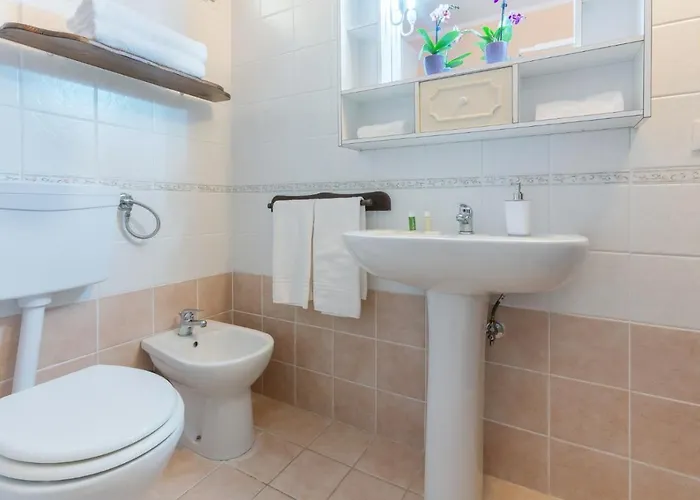 Apartament Flat Con Balcone E Parcheggio! *