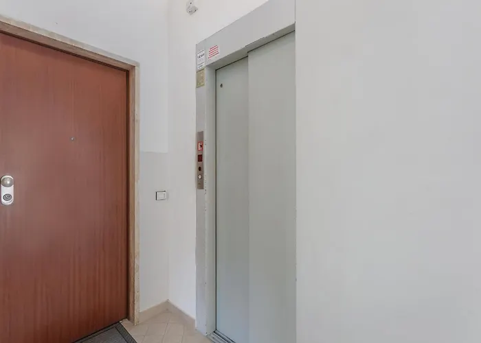 Flat Con Balcone E Parcheggio! Apartament