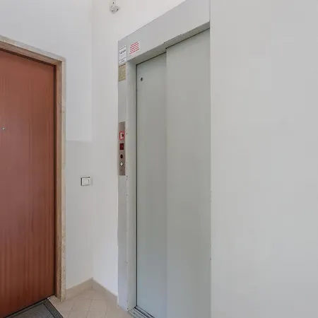 Flat Con Balcone E Parcheggio! Apartment