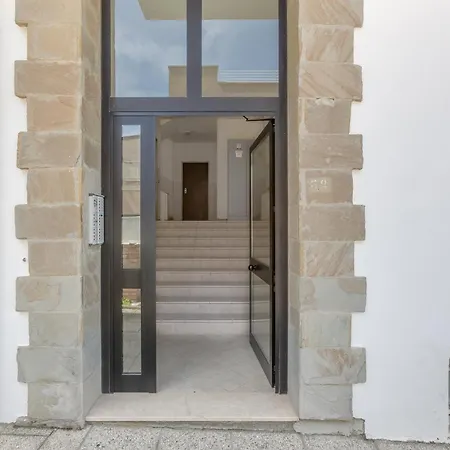 Apartamento Flat Con Balcone E Parcheggio! *