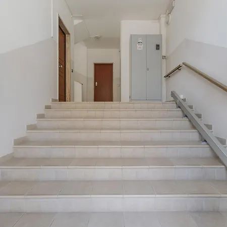 Flat Con Balcone E Parcheggio! *