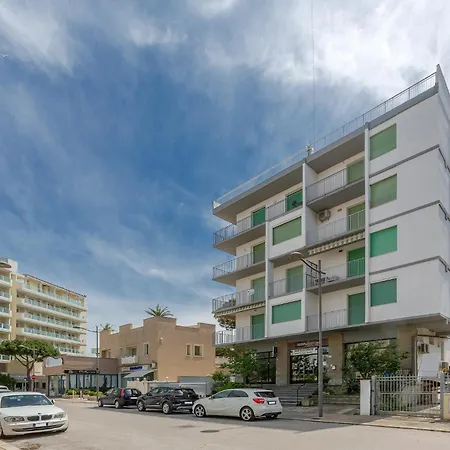 Lido Degli Estensi Flat Con Balcone E Parcheggio!