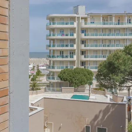Lido Degli Estensi Flat Con Balcone E Parcheggio! Llido Degli Estensi