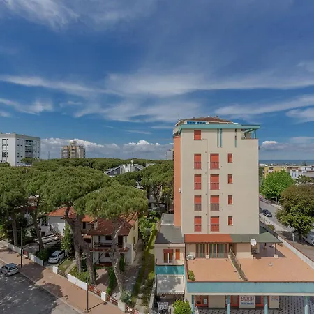 Lido Degli Estensi Flat Con Balcone E Parcheggio!