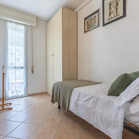 Apartamento Flat Con Balcone E Parcheggio!