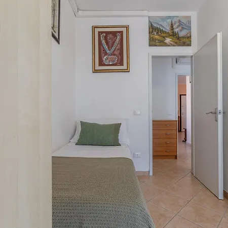 Flat Con Balcone E Parcheggio! *