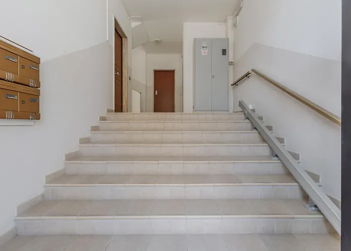 Flat Con Balcone E Parcheggio! *