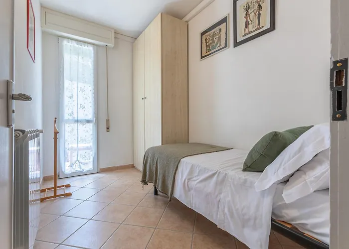 Apartament Flat Con Balcone E Parcheggio!